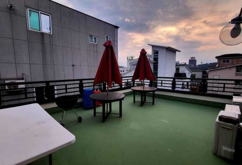 Boryeong Haebaragi Pension