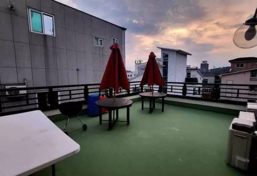 Boryeong Haebaragi Pension