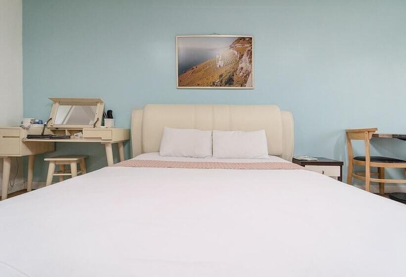 Daecheon Swiss Chalet Spa Pension