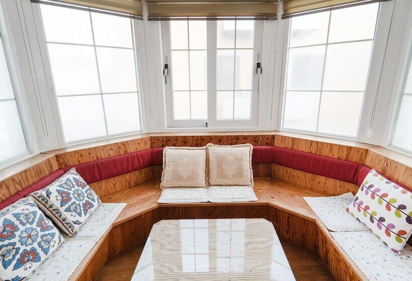 Daecheon Swiss Chalet Spa Pension