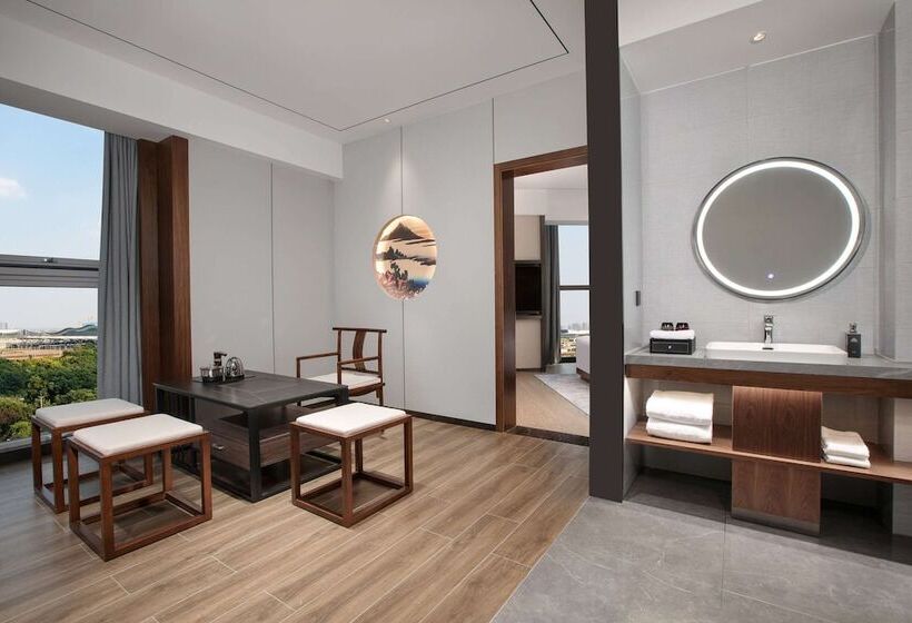 Days Hotel By Wyndham Changsha South