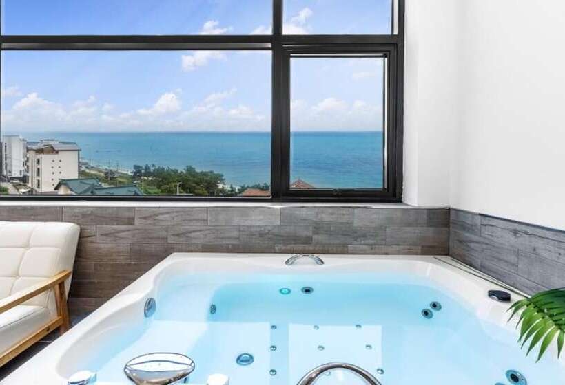 펜션 Gangleung Laimbichipensyeon