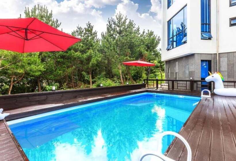 펜션 Gangleung Laimbichipensyeon