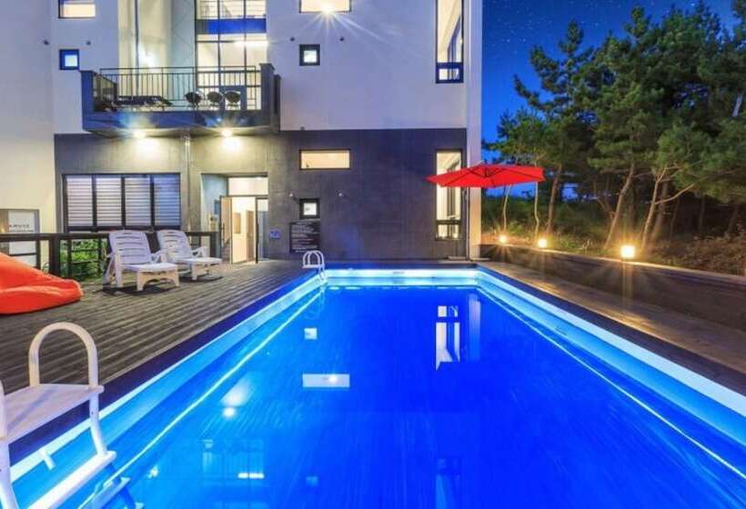 펜션 Gangleung Laimbichipensyeon