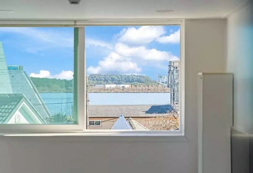 Gangneung Lacblanc Pension