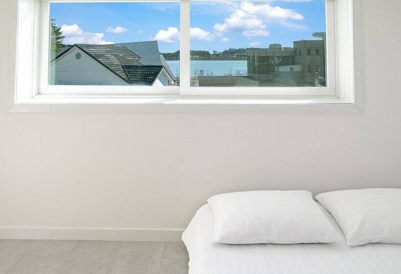 Gangneung Lacblanc Pension