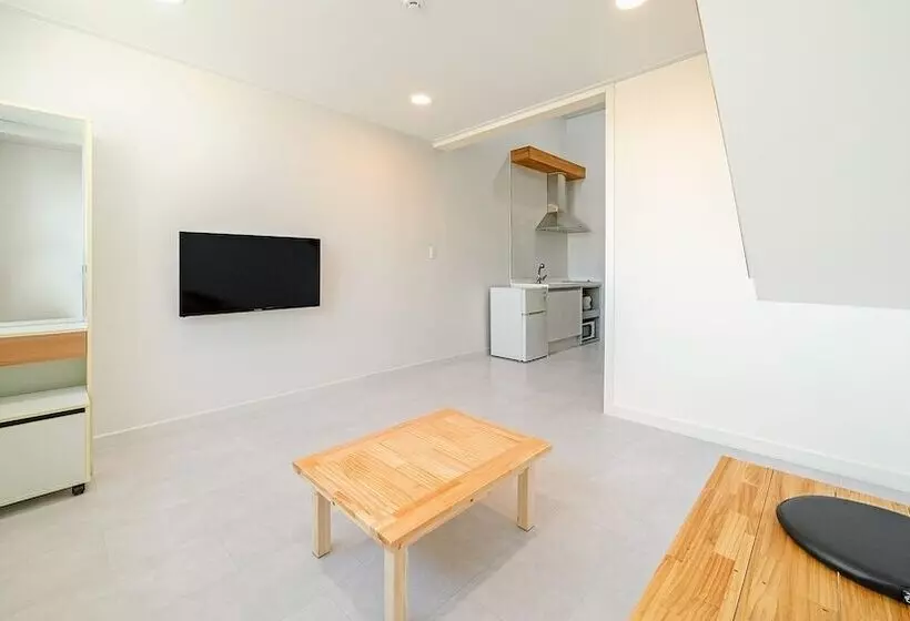 Gangneung Lacblanc Pension