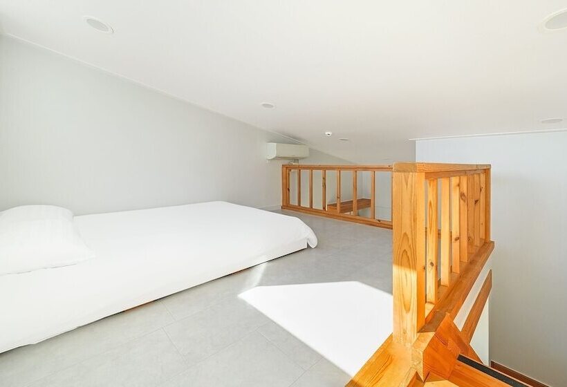 Gangneung Lacblanc Pension