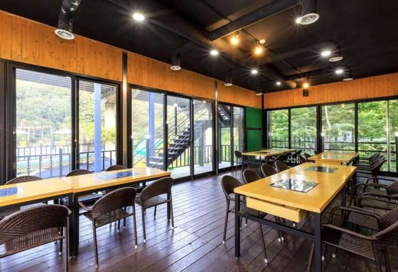 Gapyeong 4u Poolvilla & Spa Pension