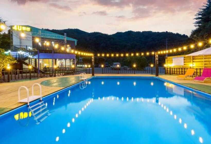 Gapyeong 4u Poolvilla & Spa Pension