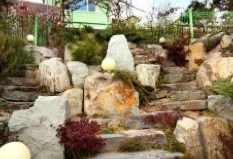 Goseong Family Pension