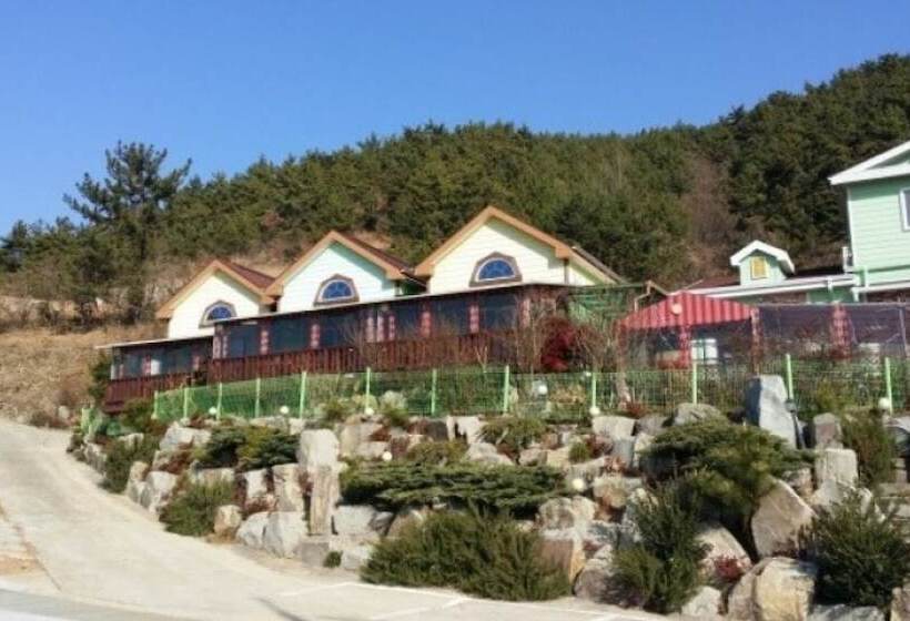 Goseong Family Pension