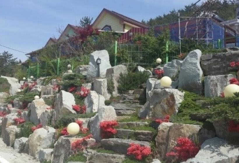 Goseong Family Pension