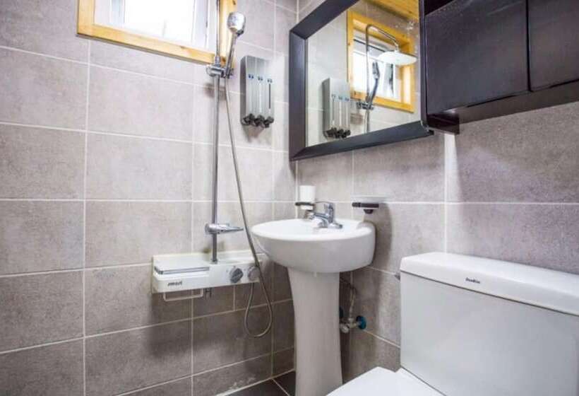 Goseong Hello Sea Caravan Pension