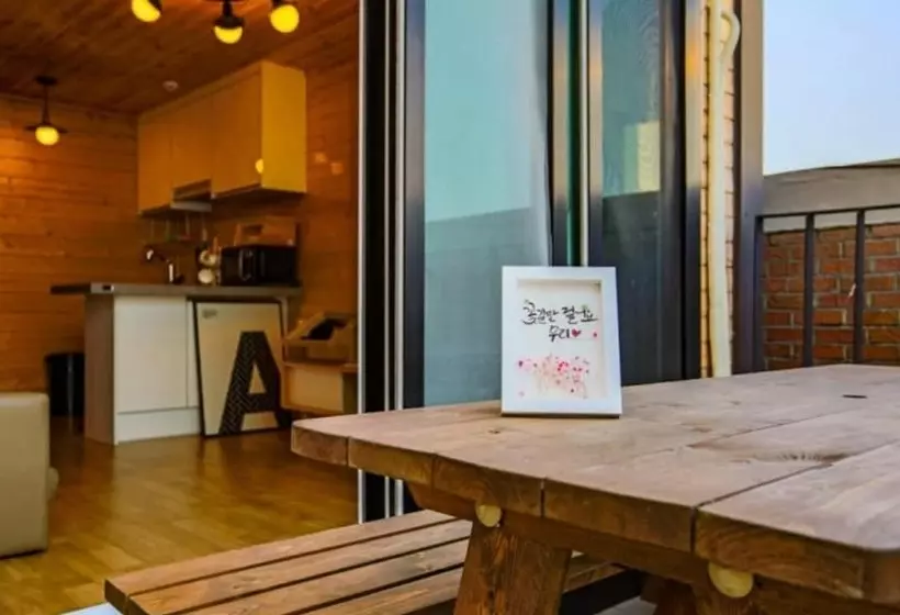 Goseong Hello Sea Caravan Pension