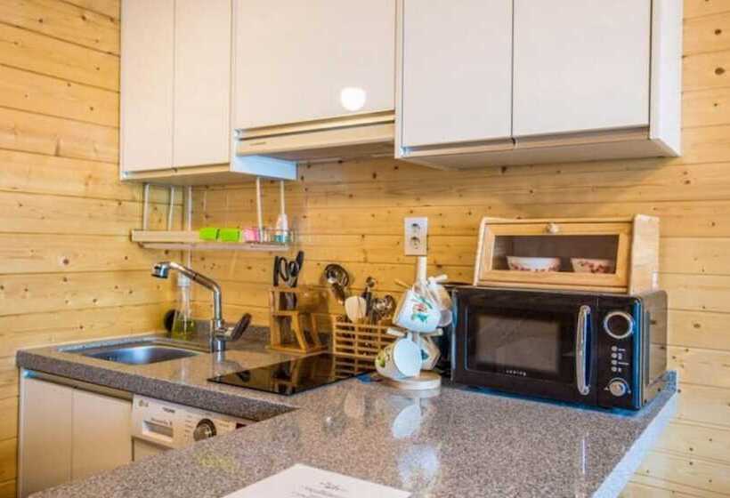 Goseong Hello Sea Caravan Pension