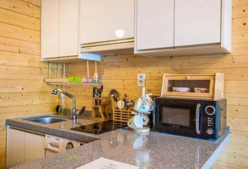 Goseong Hello Sea Caravan Pension