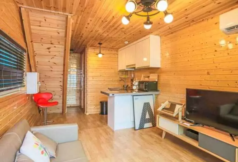 Goseong Hello Sea Caravan Pension