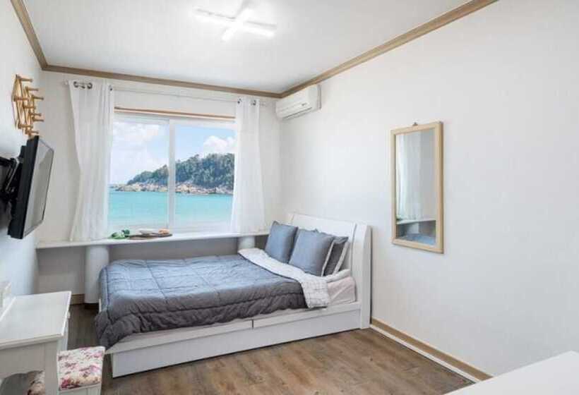 Goseong Jajackdo Aroma Pension