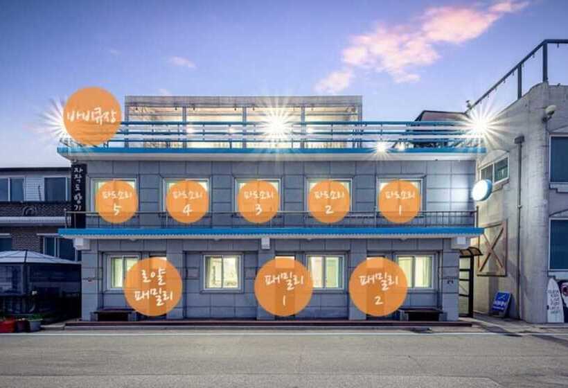 Goseong Jajackdo Aroma Pension