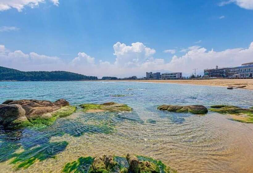 Goseong Jajackdo Aroma Pension