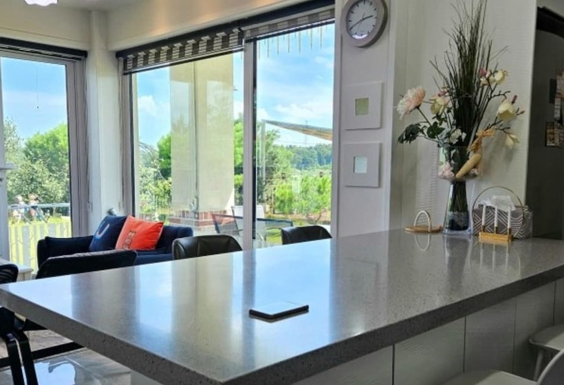 Goseong Rozelle Pension