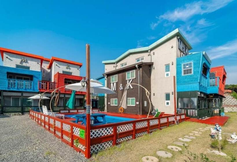 Gyeongju M And K Pool Villa Pension