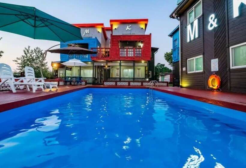 Gyeongju M And K Pool Villa Pension