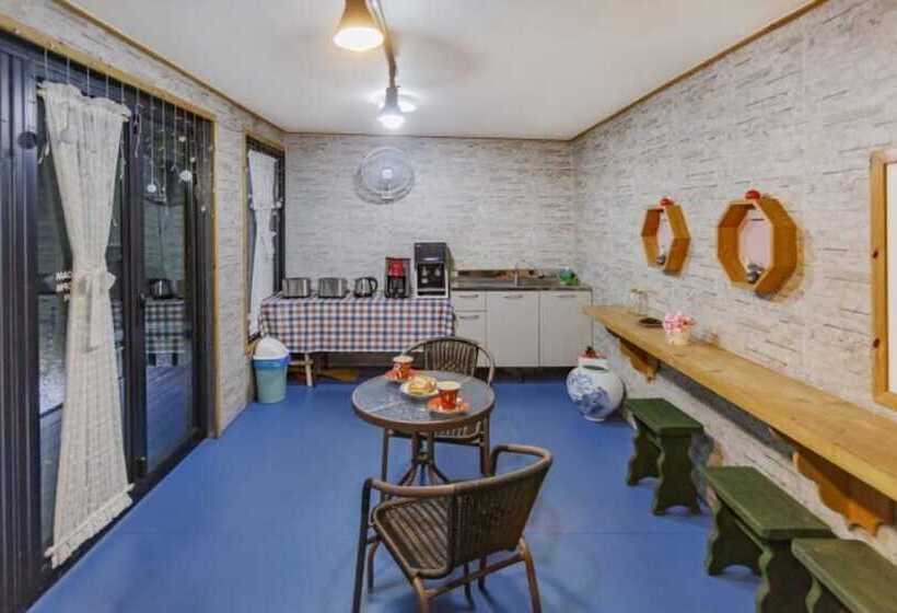 Gyeongju M And K Pool Villa Pension
