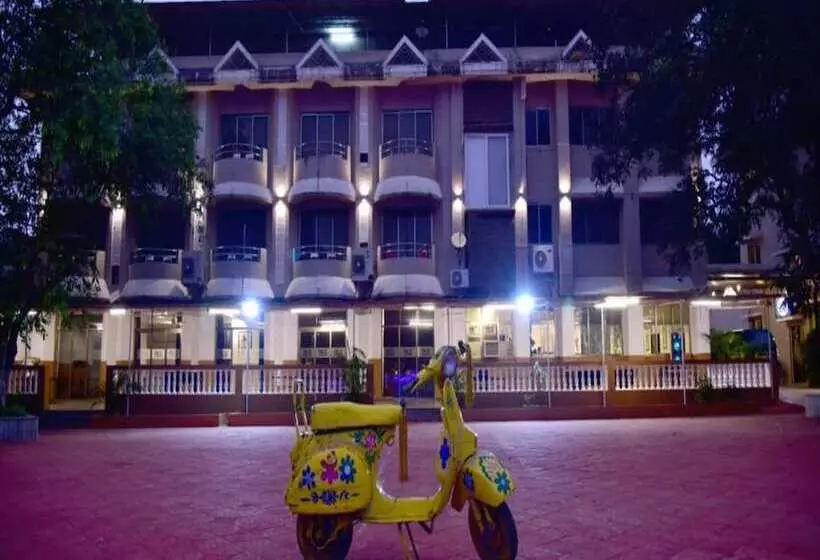 Hotelli Aron Resort Lonavala Near Old Mumbai Pune Highway