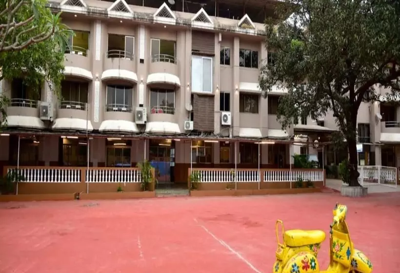 Hotelli Aron Resort Lonavala Near Old Mumbai Pune Highway