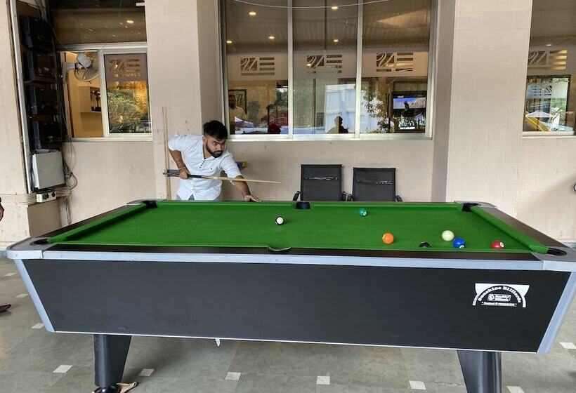 호텔 Aron Resort Lonavala Near Old Mumbai Pune Highway