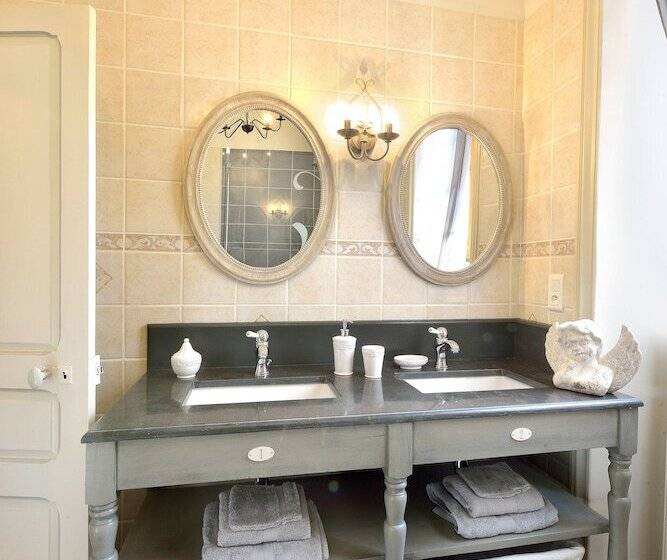 Отель Chambres Dhôtes Au Château De Vernières