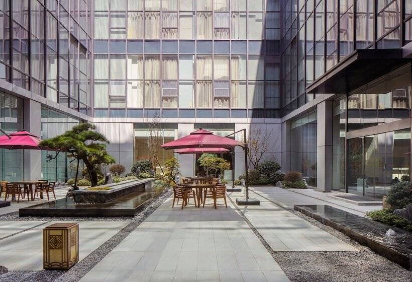 Отель Courtyard Wenzhou Yueqing