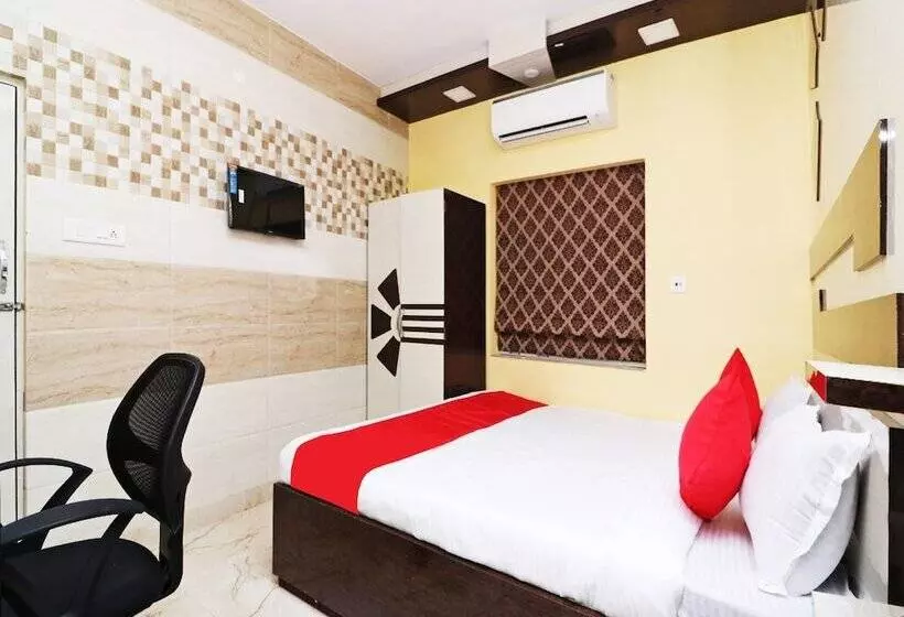 هتل Goroomgo Sanjoy Guest House Ruby Tagore Park Kolkata