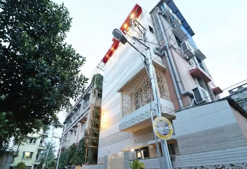 هتل Goroomgo Sanjoy Guest House Ruby Tagore Park Kolkata
