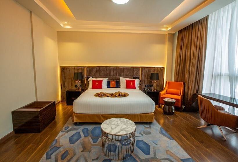 هتل Hôtel Fleur De Lys Point E