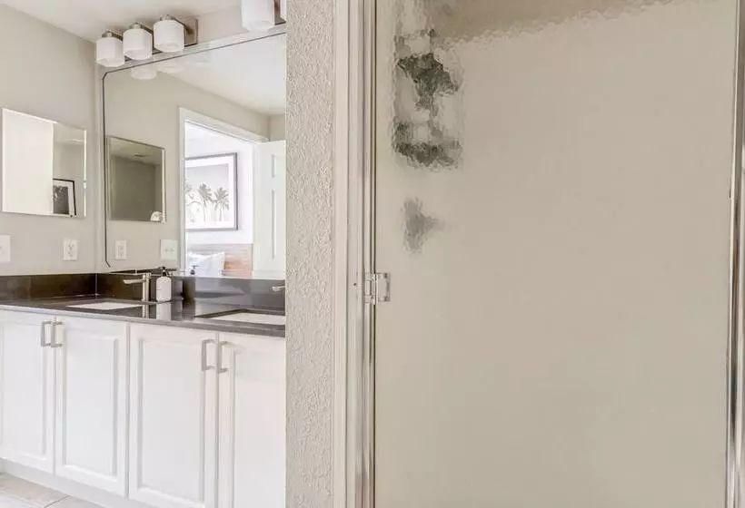 Kasa Wellington South Florida