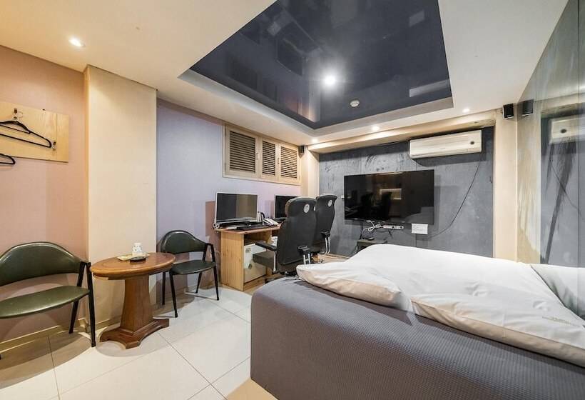 Motel Yongin Chameleon