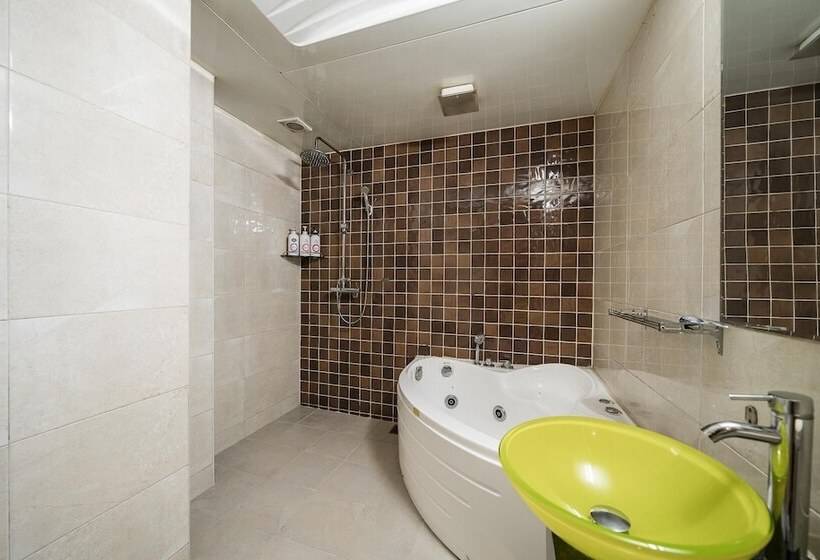 Motel Yongin Chameleon