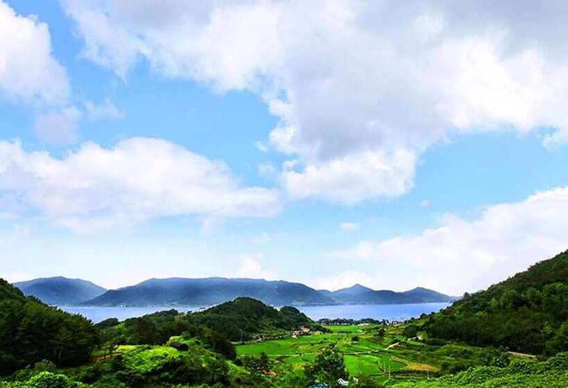 Namhae Baramkkot Pension