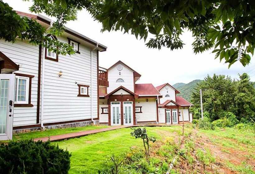 Namhae Baramkkot Pension