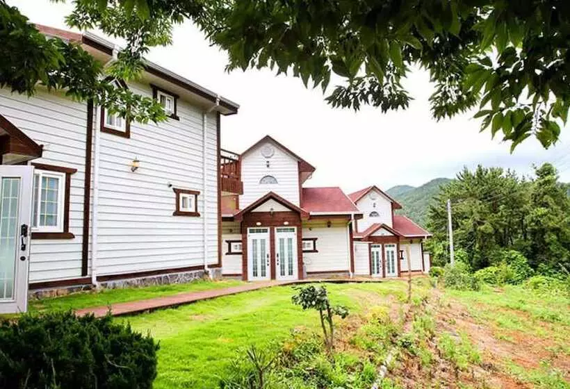 Namhae Baramkkot Pension