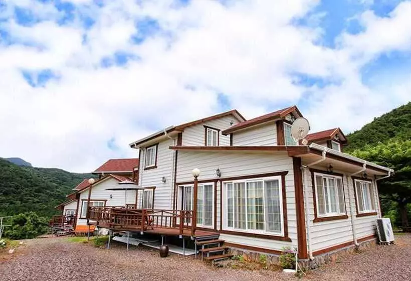 Namhae Baramkkot Pension