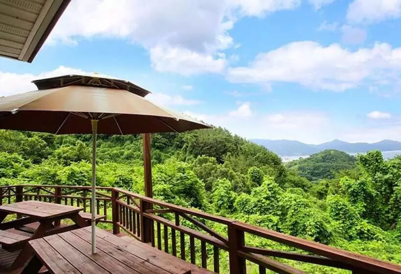 Namhae Baramkkot Pension