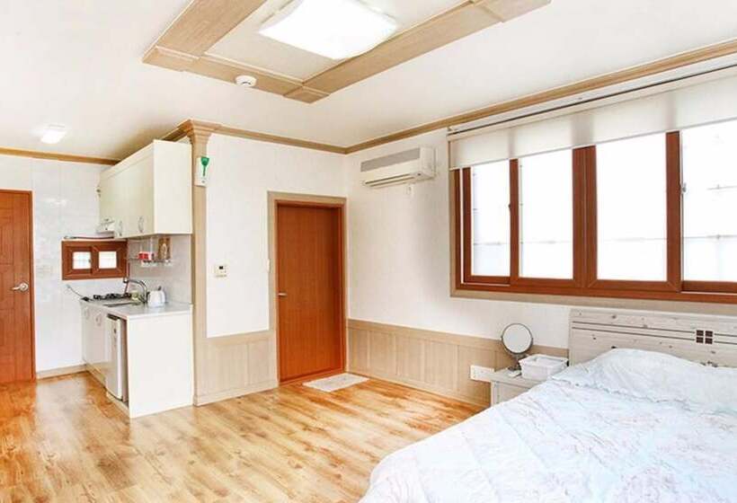 Namhae Baramkkot Pension