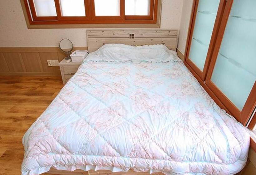 Namhae Baramkkot Pension