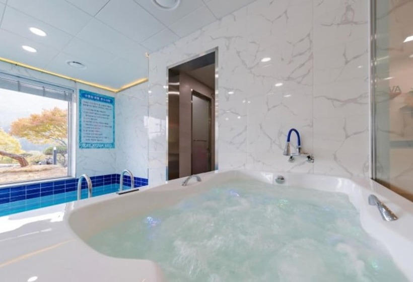 Pensione Wonju Zelkova 480 Pool Villa