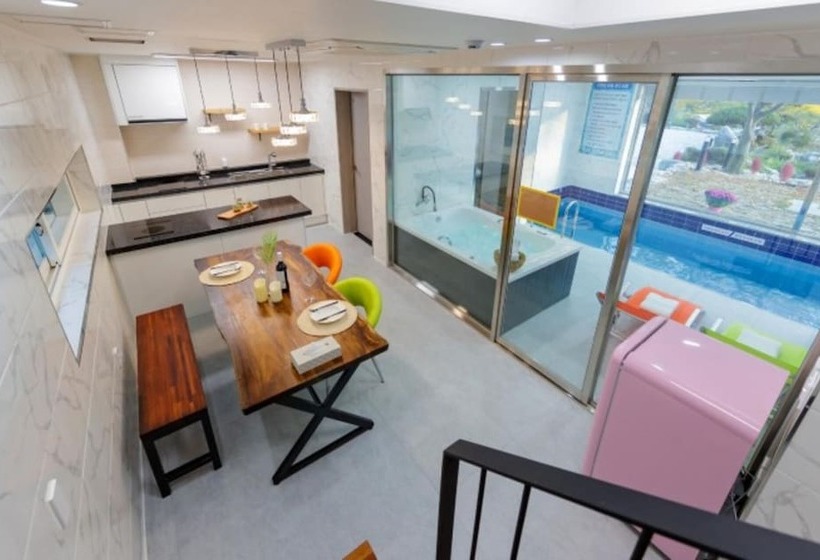 Pensione Wonju Zelkova 480 Pool Villa