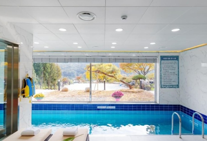 Pensione Wonju Zelkova 480 Pool Villa